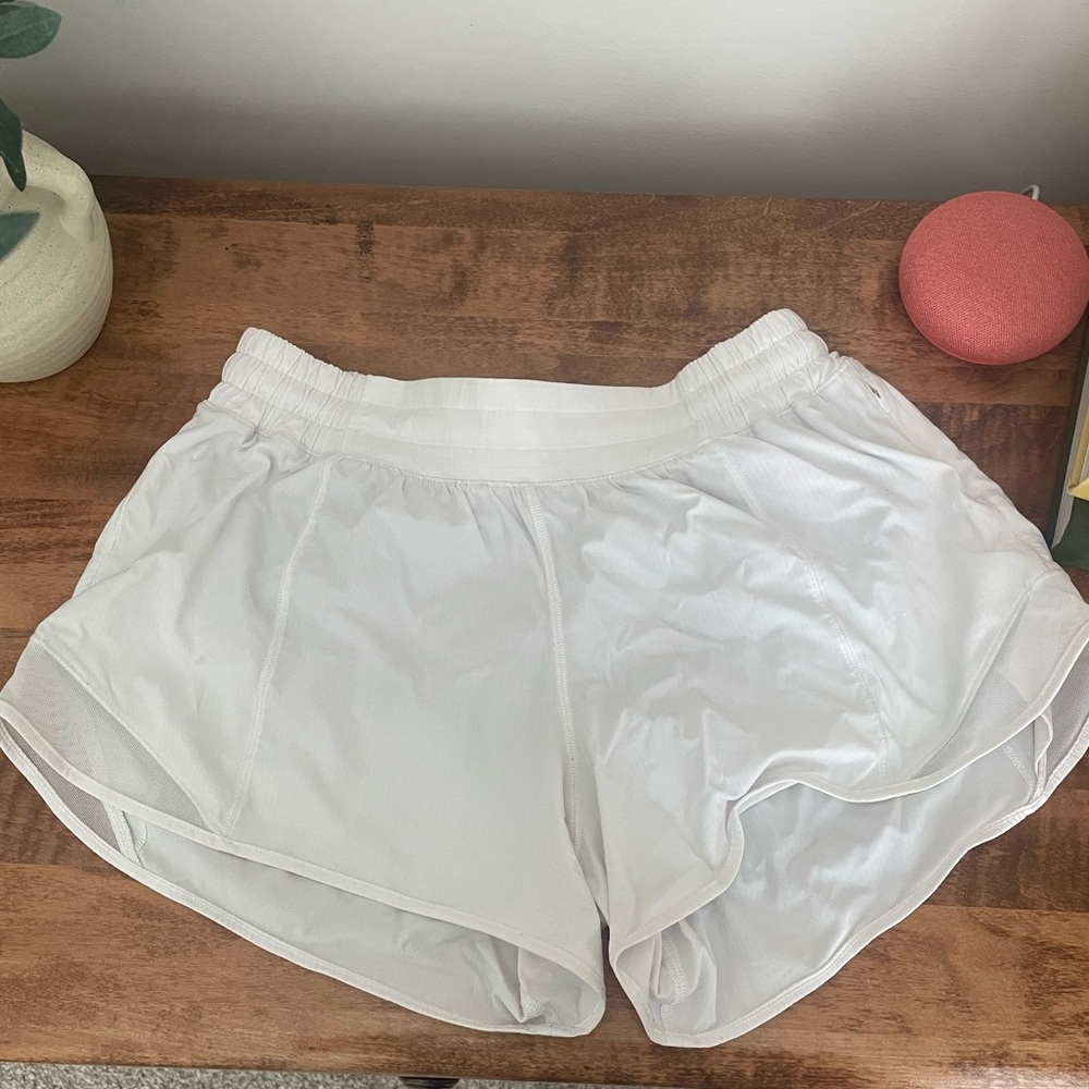 Brand New Lululemon Hotty Hot Shorts - Picture 4 of 4